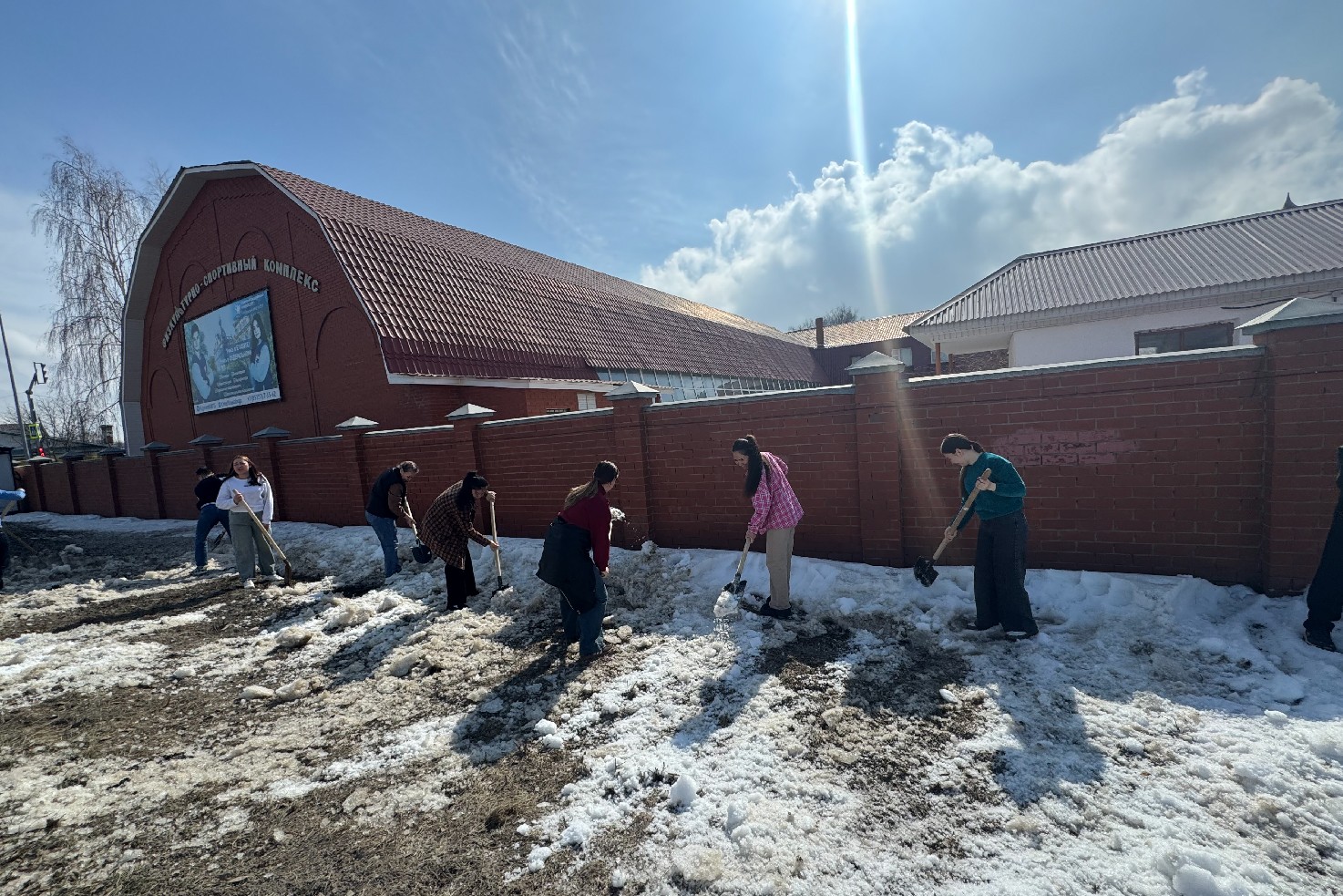 'Трудовой десант' Высшей школы педагогики и филологии 'Трудовой десант' Высшей школы педагогики и филологии