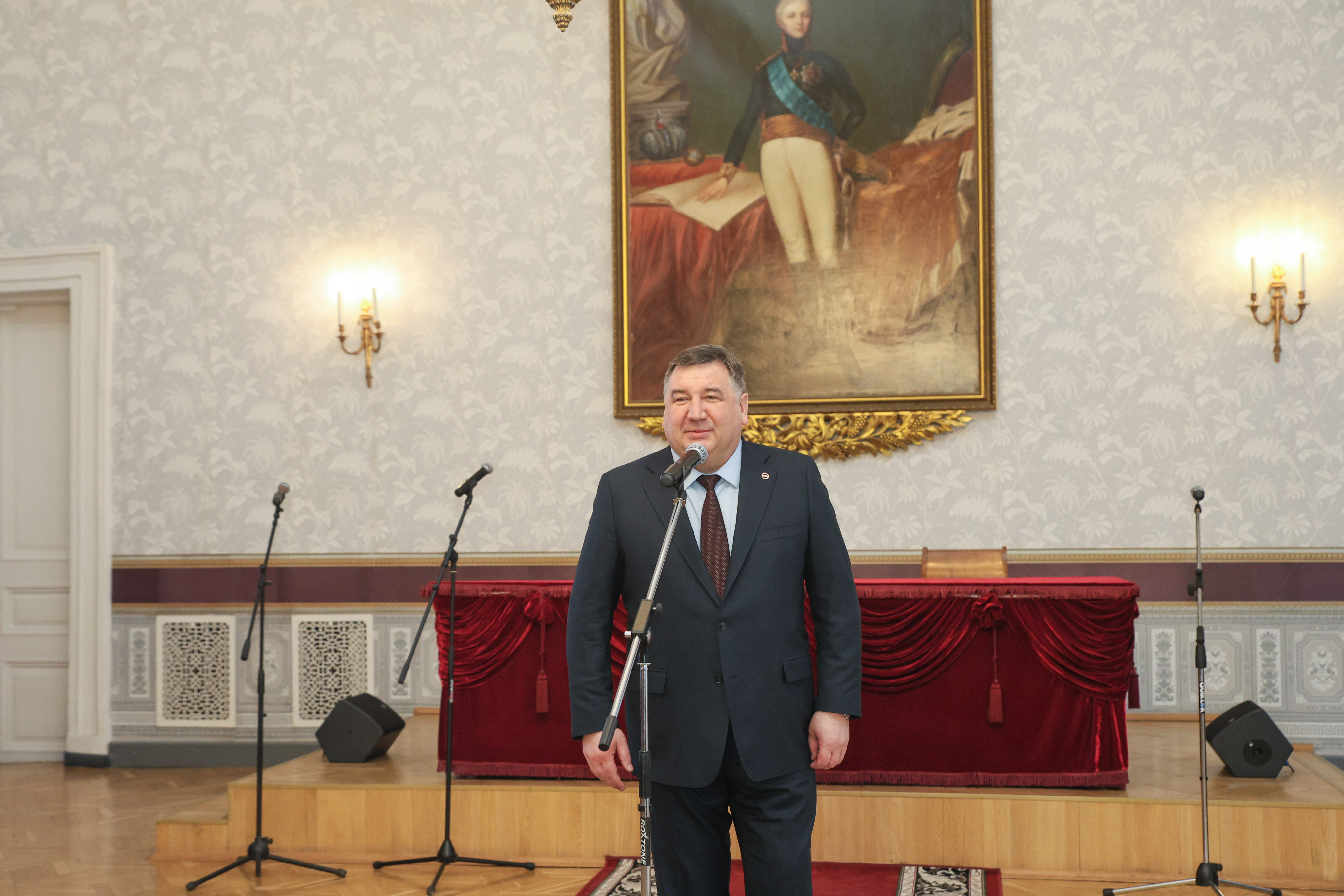 Ректор КФУ Ленар Сафин: 'Женщины приносят в этот мир гармонию, нежность, красоту и самое сильное, чистое, бескорыстное чувство ? безусловную материнскую любовь' Ректор КФУ Ленар Сафин: 'Женщины приносят в этот мир гармонию, нежность, красоту и самое сильное, чистое, бескорыстное чувство ? безусловную материнскую любовь'