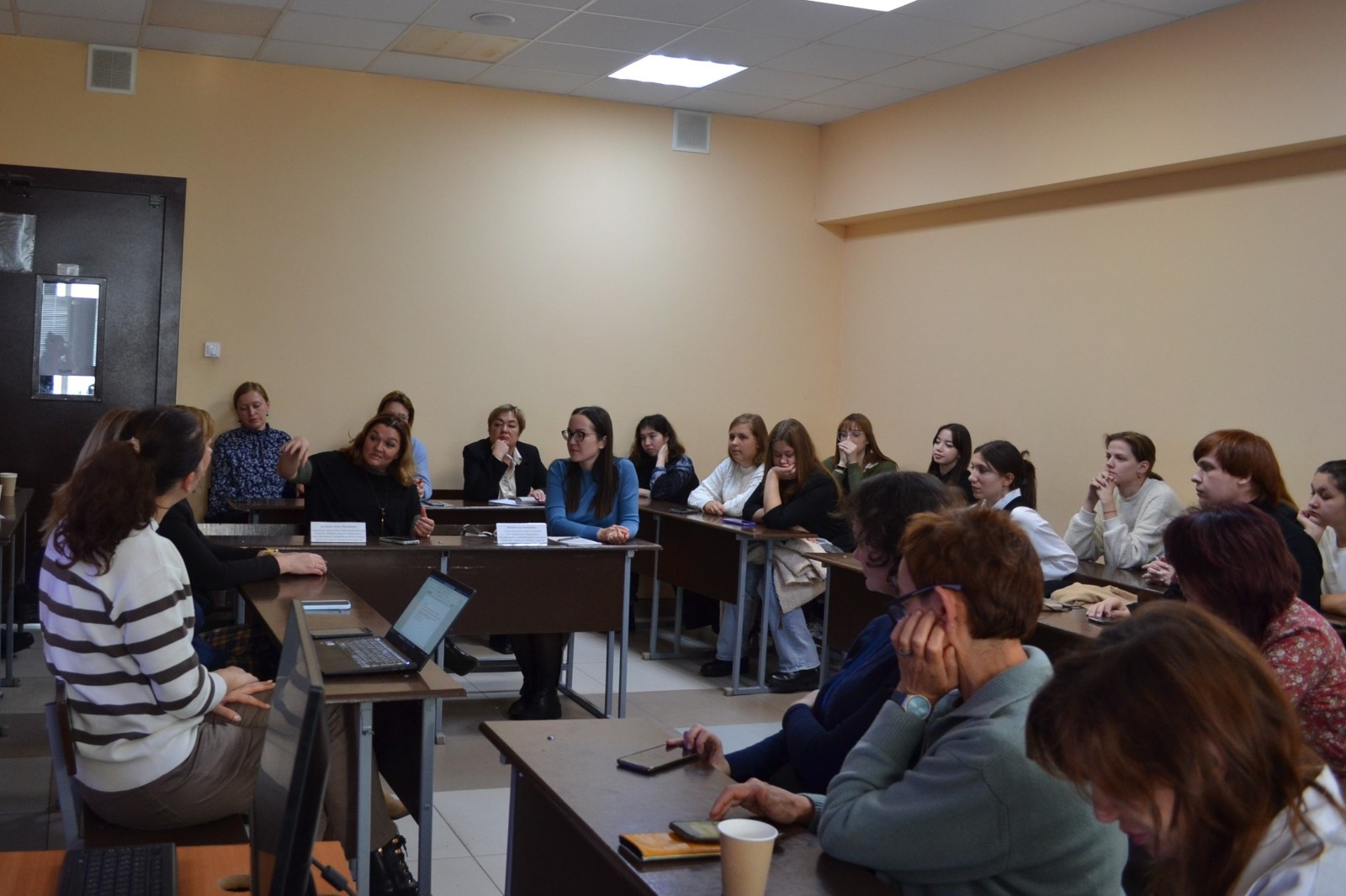 Круглый стол 'Социальная и гражданская активность детей и молодежи в условиях цифровизации' Круглый стол 'Социальная и гражданская активность детей и молодежи в условиях цифровизации'