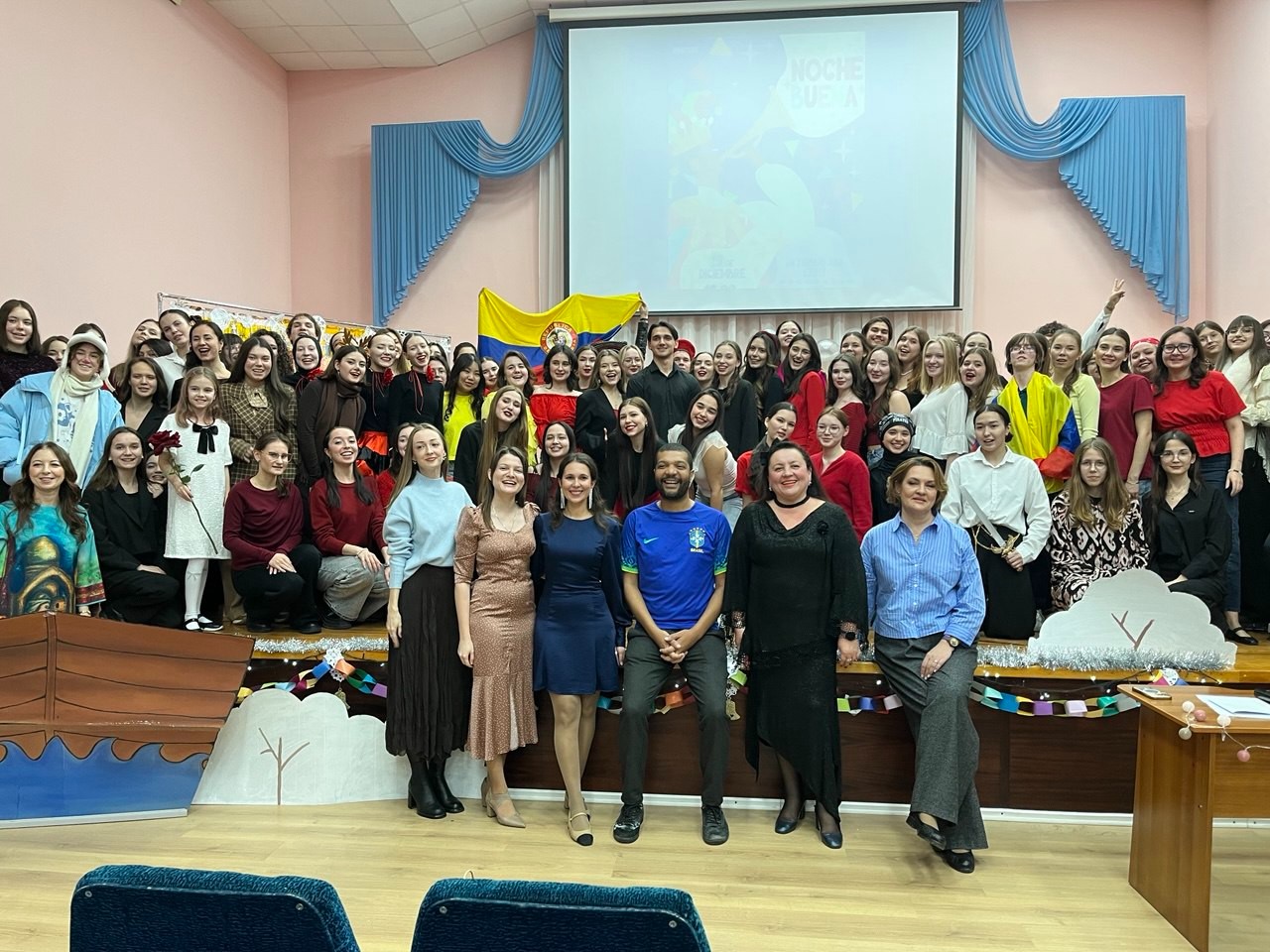 Nochebuena: Испанский праздник в стенах ВШИЯиП Nochebuena: Испанский праздник в стенах ВШИЯиП