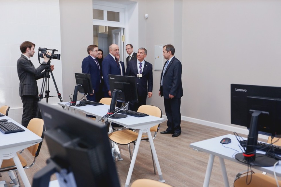 President of Tatarstan Rustam Minnikhanov Met with Medical Professionals in Renovated KFU Facilities