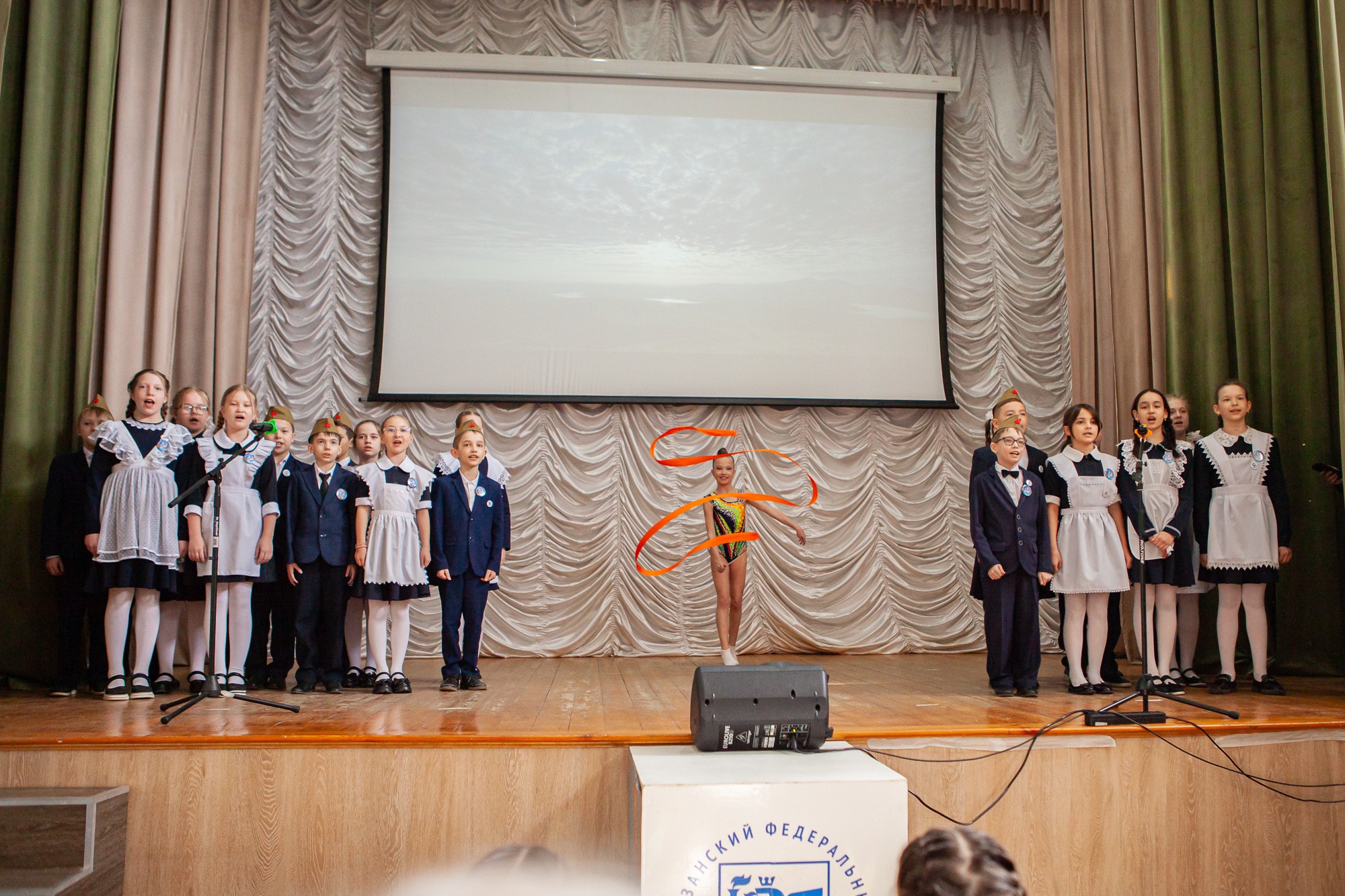 В Елабужском институте прошёл конкурс 'Битва хоров', посвящённый 80-летию Победы в Великой Отечественной войне В Елабужском институте прошёл конкурс 'Битва хоров', посвящённый 80-летию Победы в Великой Отечественной войне