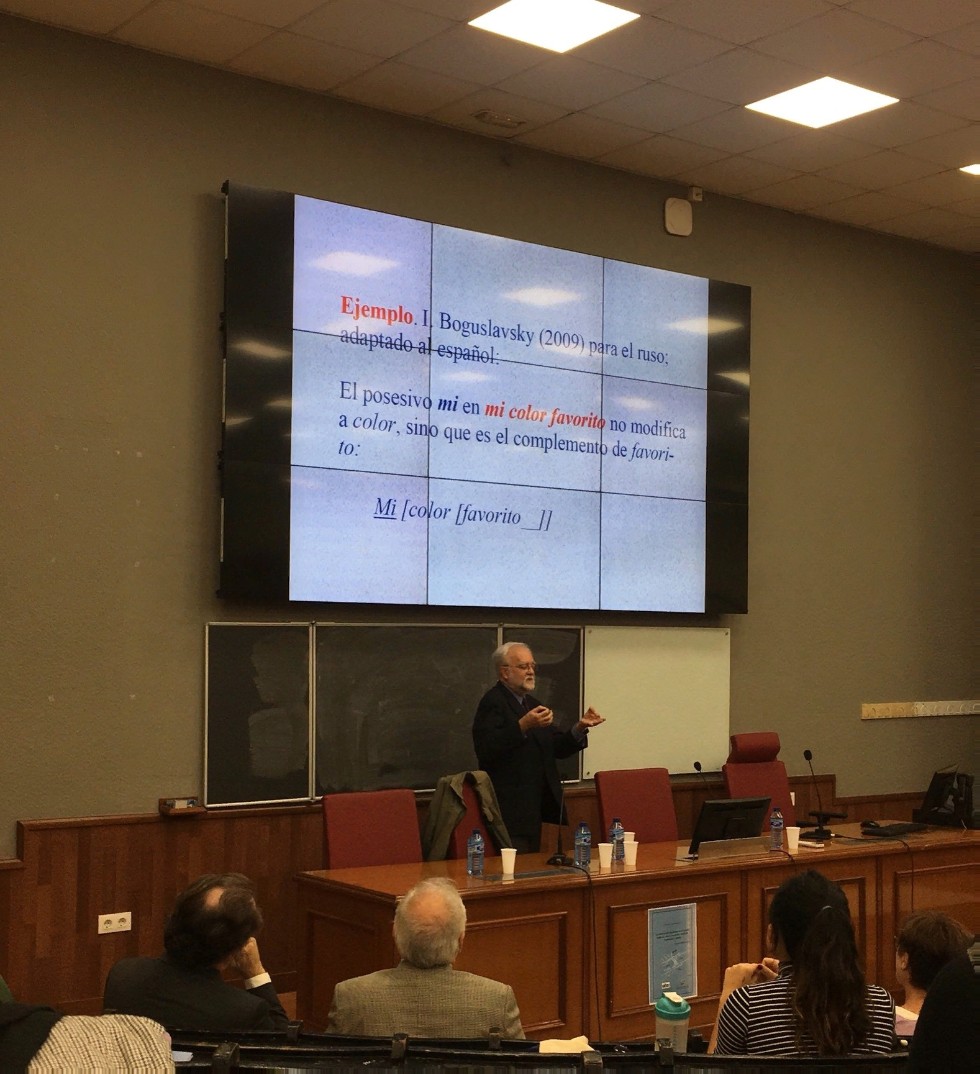 На конференцию в Севилью? На конференцию в Севилью?