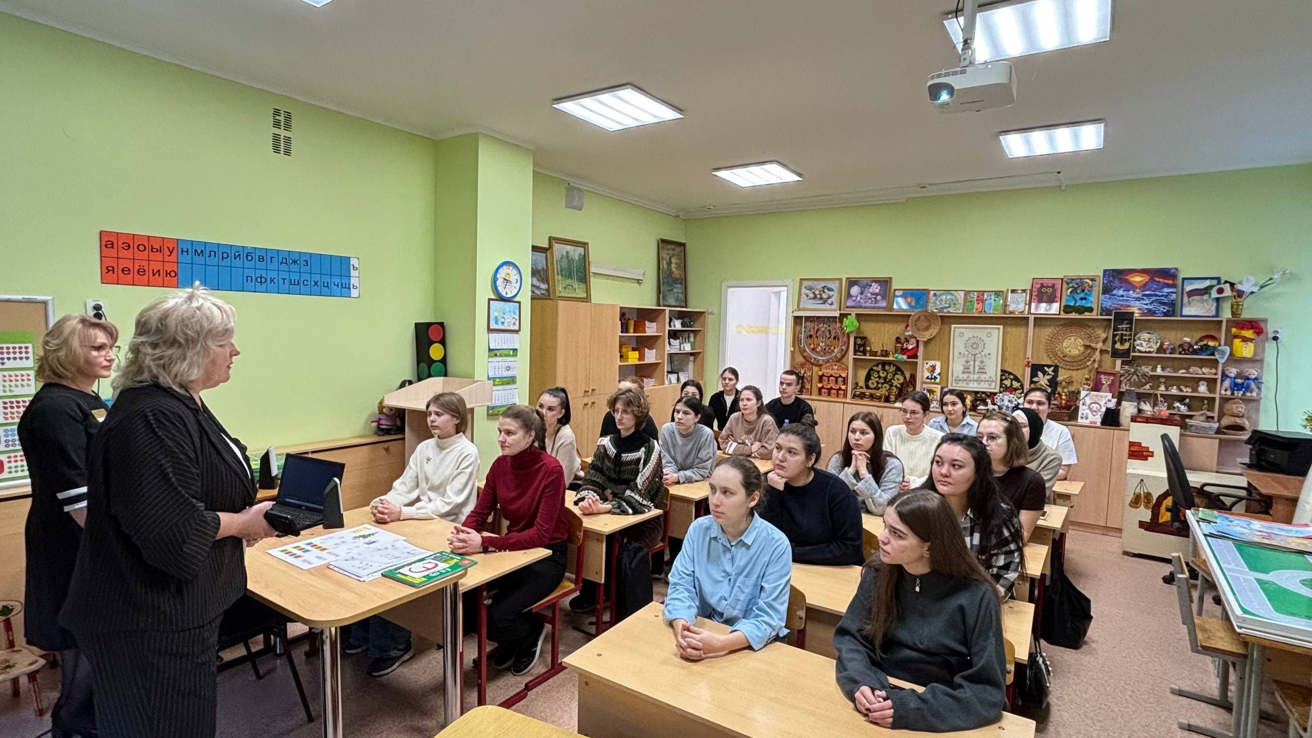 Практическое занятие студентов 17.1.-219 группы в МАДОУ 'Центр развития ребенка- детский сад №387' Московского района г. Казани Практическое занятие студентов 17.1.-219 группы в МАДОУ 'Центр развития ребенка- детский сад №387' Московского района г. Казани