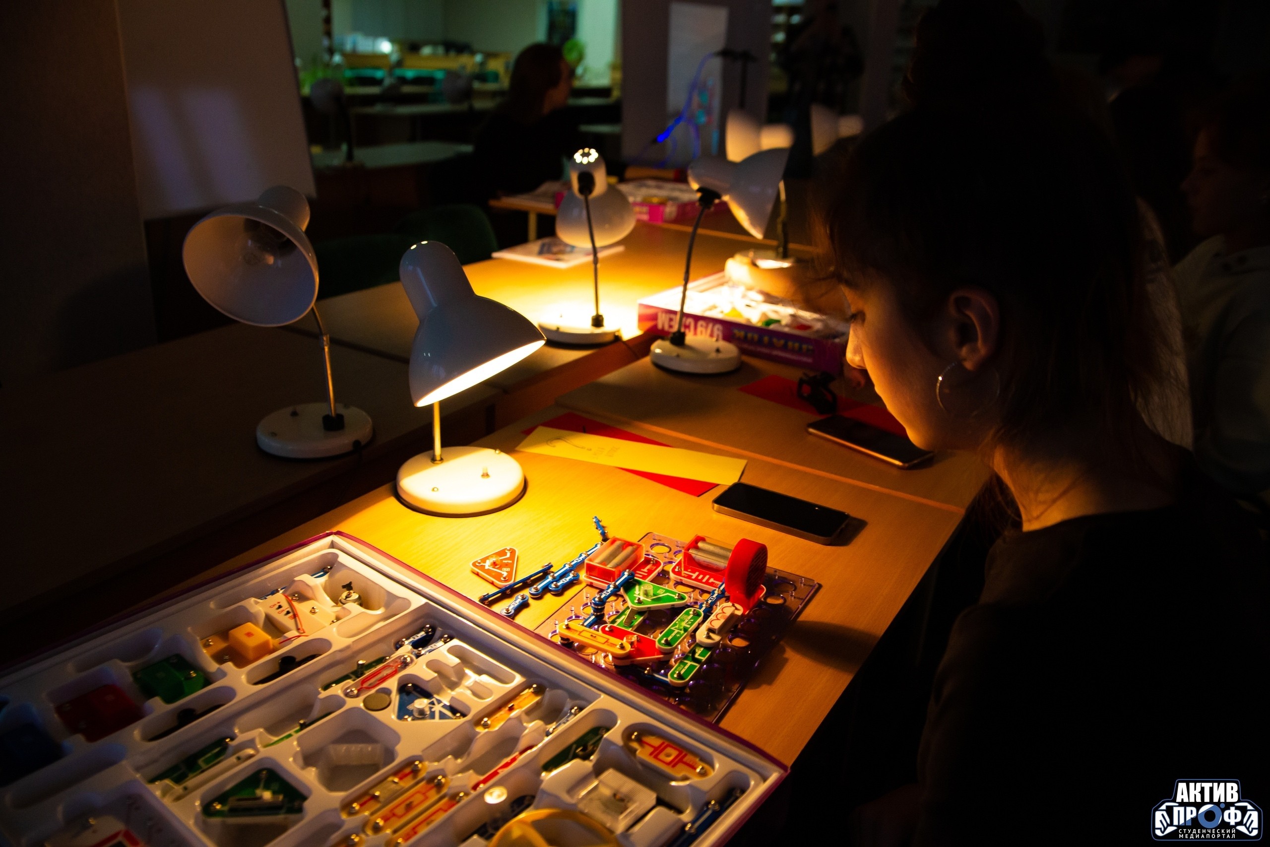 Погружение в мир электричества и волшебства Погружение в мир электричества и волшебства