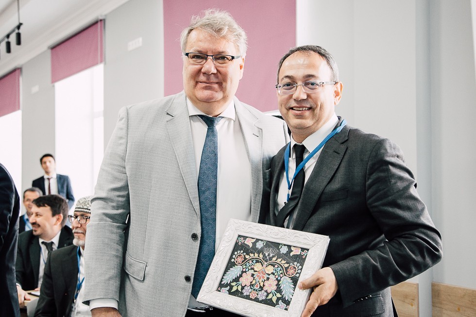 В Институте международных отношений проходит I Международный научный симпозиум 'История и культура Золотой Орды' В Институте международных отношений проходит I Международный научный симпозиум 'История и культура Золотой Орды'