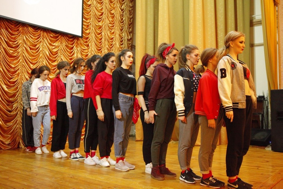 Студвесна: юный граф Толстой, футбал и приключения юриста Студвесна: юный граф Толстой, футбал и приключения юриста