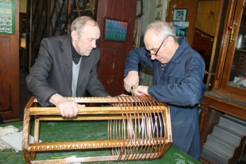 Demonstration cabinet Demonstration cabinet