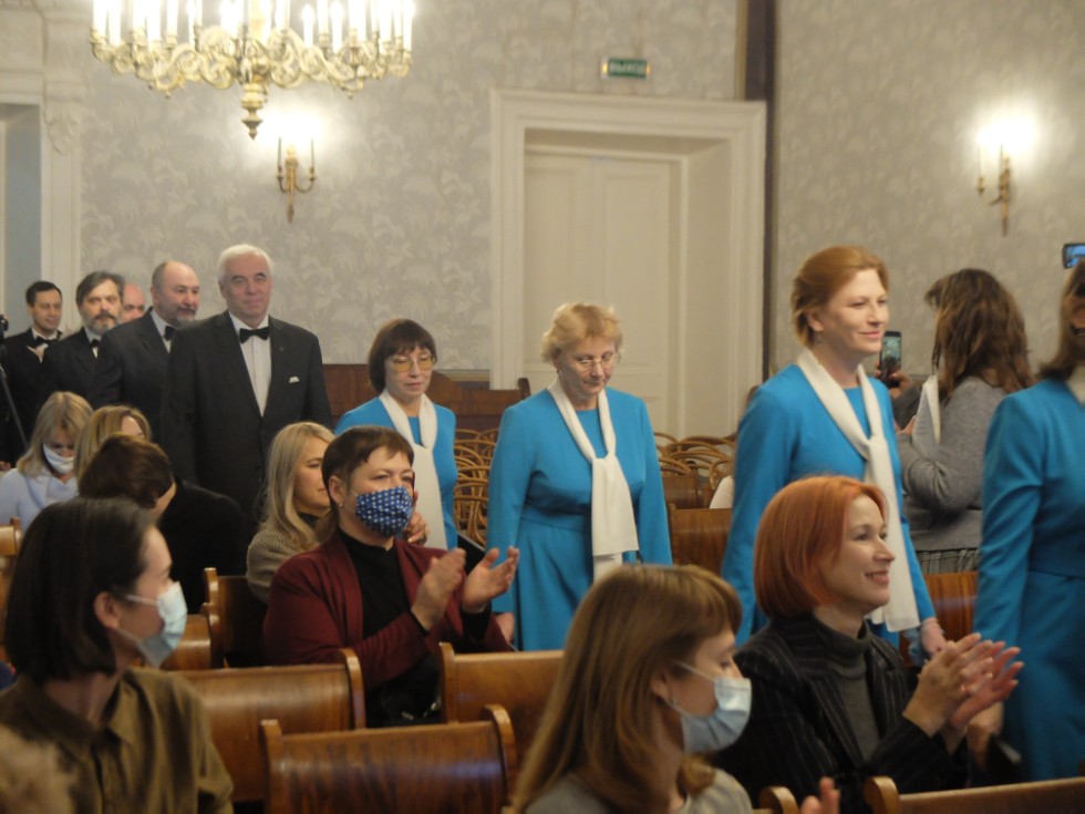 ���� 25 ���