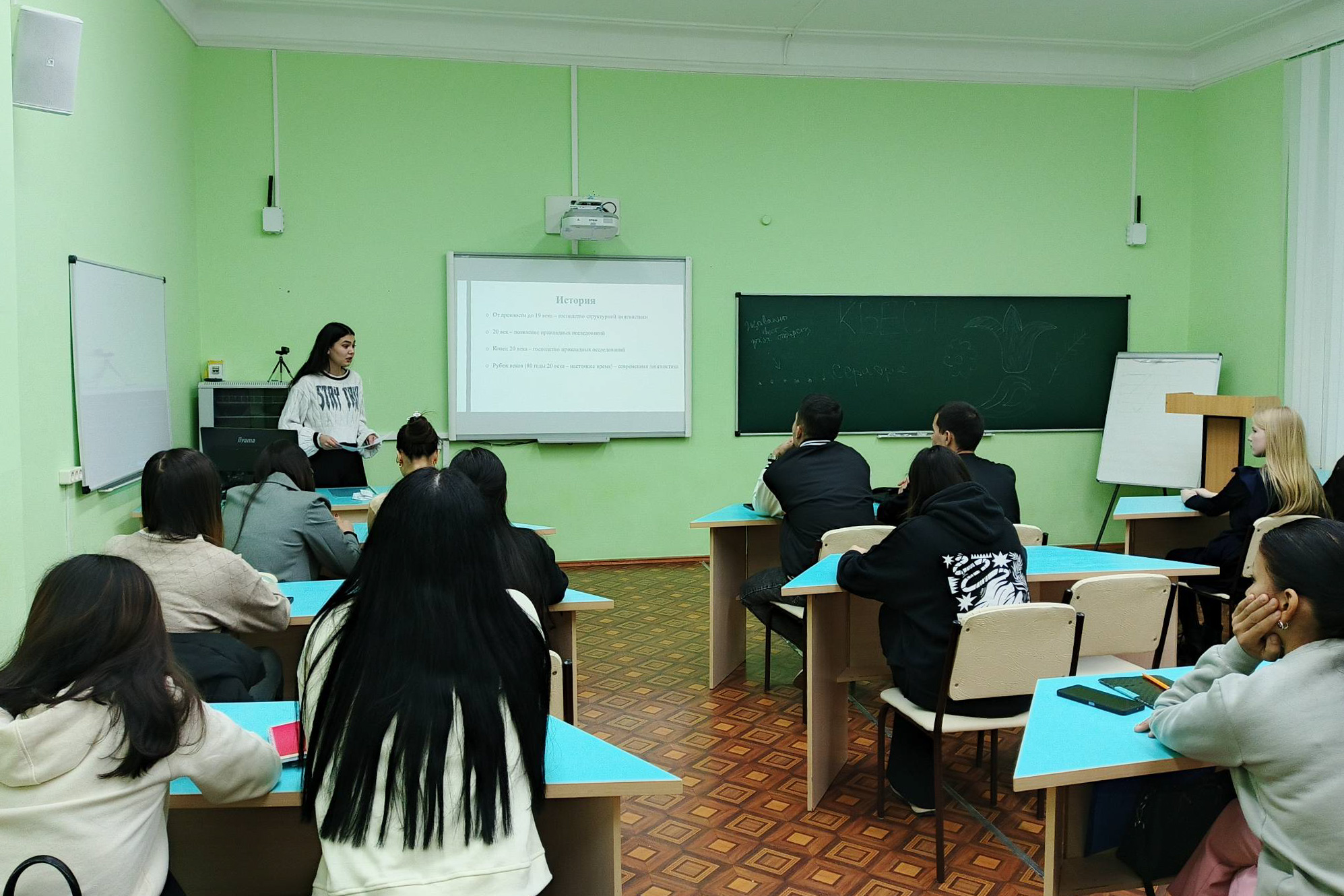 Студенты 'Edlingua' провели научные дебаты Студенты 'Edlingua' провели научные дебаты