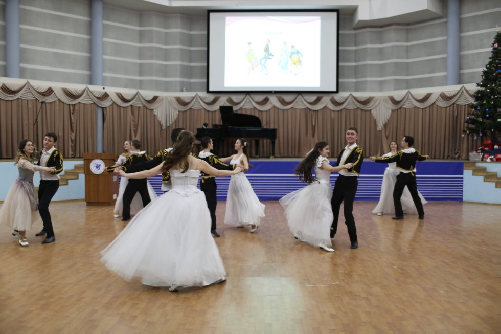 В преддверии Нового года? В преддверии Нового года?