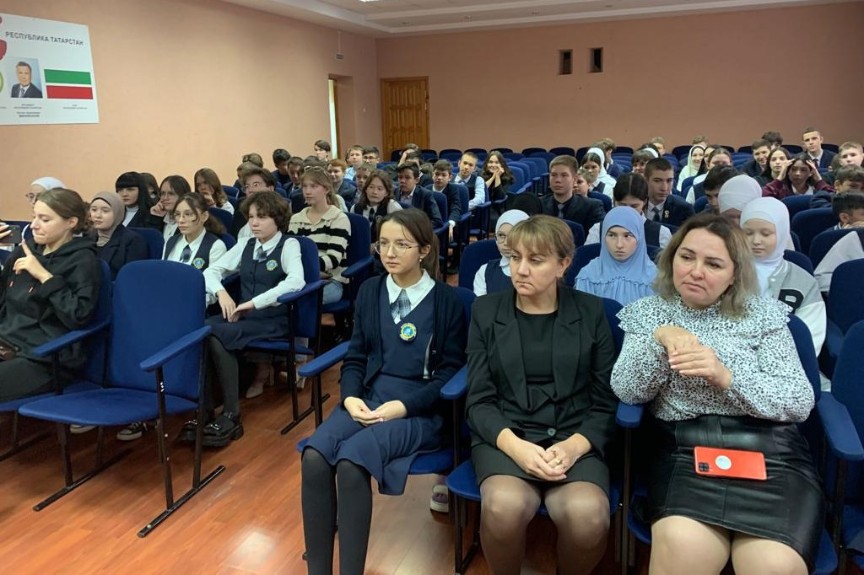 Студенты отделения филологии и истории представили постановку по пьесе Галиаскара Камала Студенты отделения филологии и истории представили постановку по пьесе Галиаскара Камала