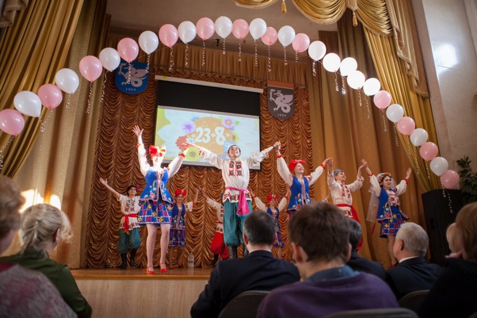 Праздничный концерт '23+8' прошел в Елабужском институте КФУ Праздничный концерт '23+8' прошел в Елабужском институте КФУ