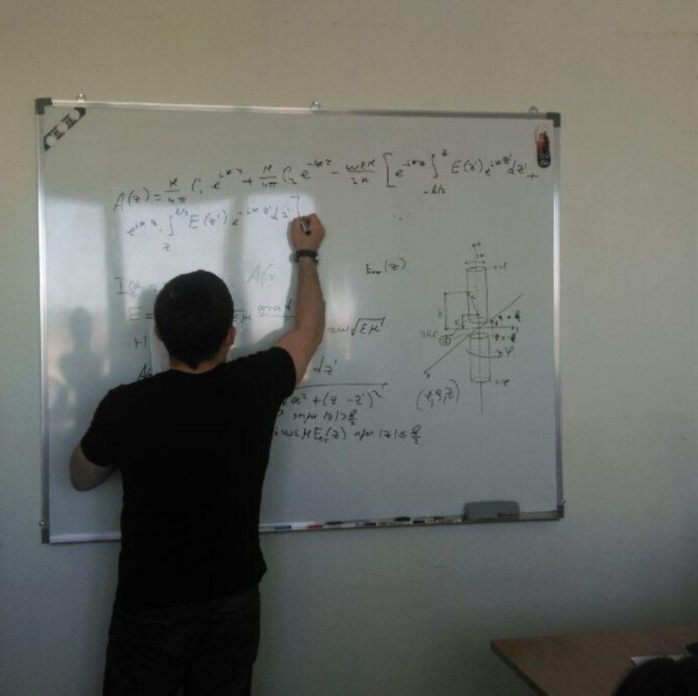 Лаборатория суперкомпьютерного моделирования волновых процессов Лаборатория суперкомпьютерного моделирования волновых процессов