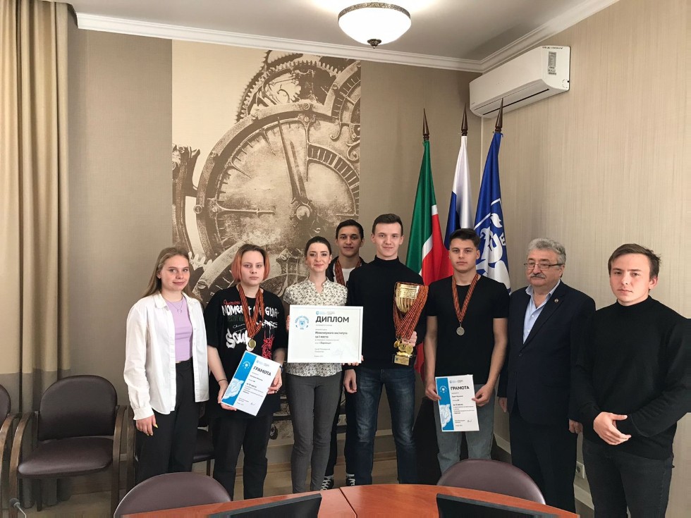 ���������� �������� ����� 1 ����� � ���������-�������������� ���� 