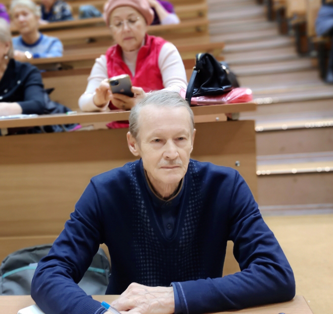 Студенты серебряного возраста изучают восточную генеалогию Студенты серебряного возраста изучают восточную генеалогию