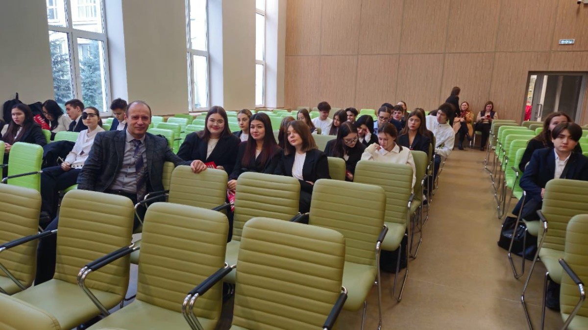 Сотрудники ИМОИиВ встретились с учащимися казанской школы № 80 имени Каюма Насыри Сотрудники ИМОИиВ встретились с учащимися казанской школы № 80 имени Каюма Насыри