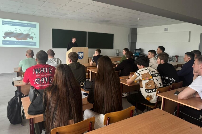 Прошёл интеллектуальный квиз 'О Российской Федерации' Прошёл интеллектуальный квиз 'О Российской Федерации'