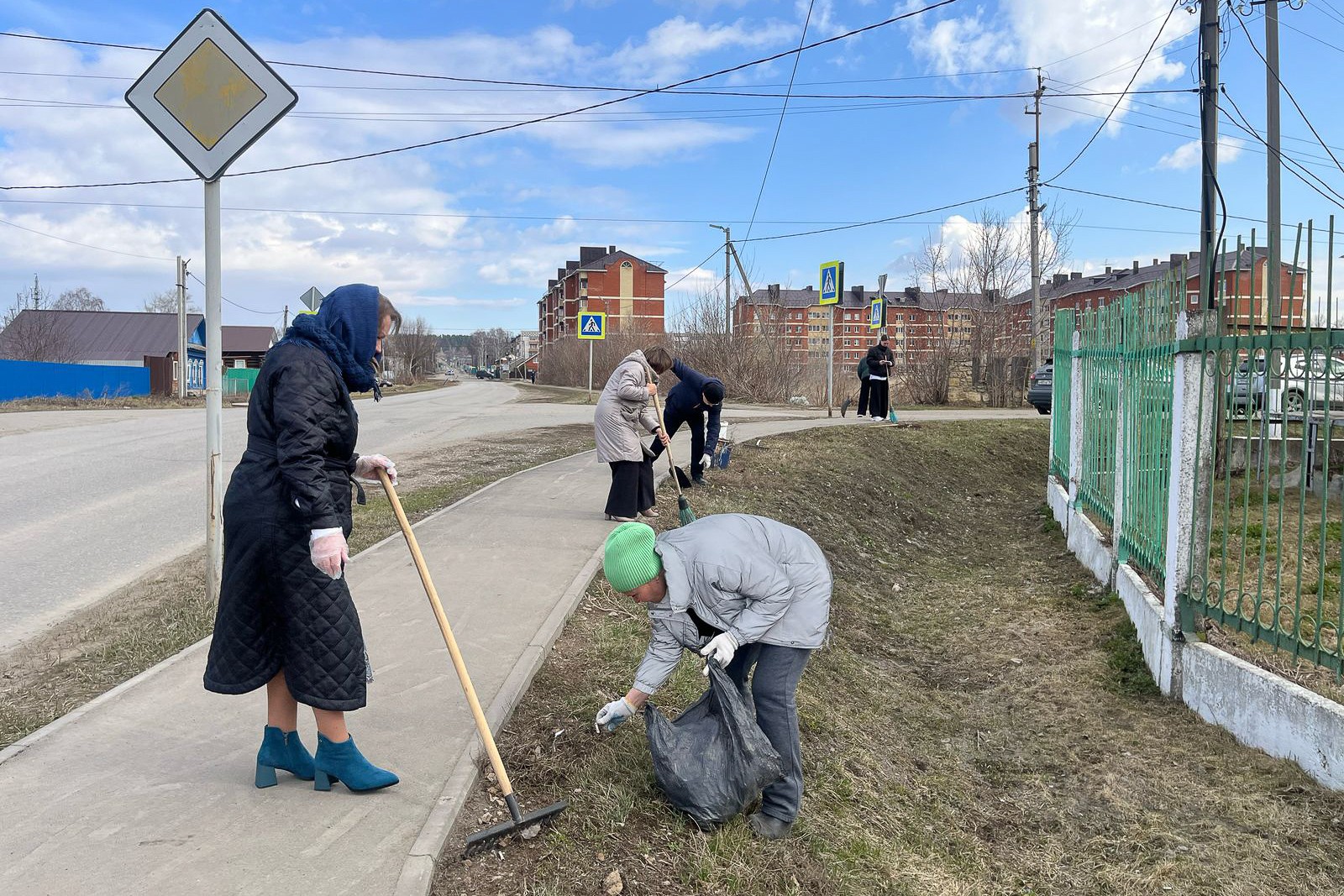 Субботник на отделении психологии и педагогики Субботник на отделении психологии и педагогики
