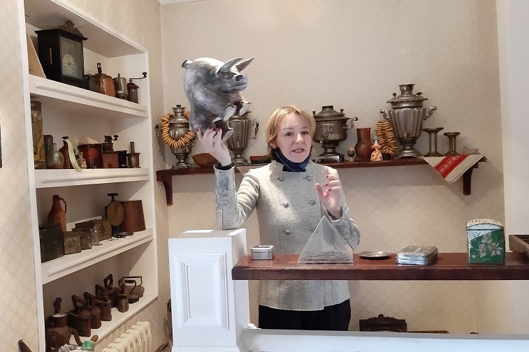 Преподаватель Алеся Нуриева с группой посетила Музей Елабужского купечества Преподаватель Алеся Нуриева с группой посетила Музей Елабужского купечества