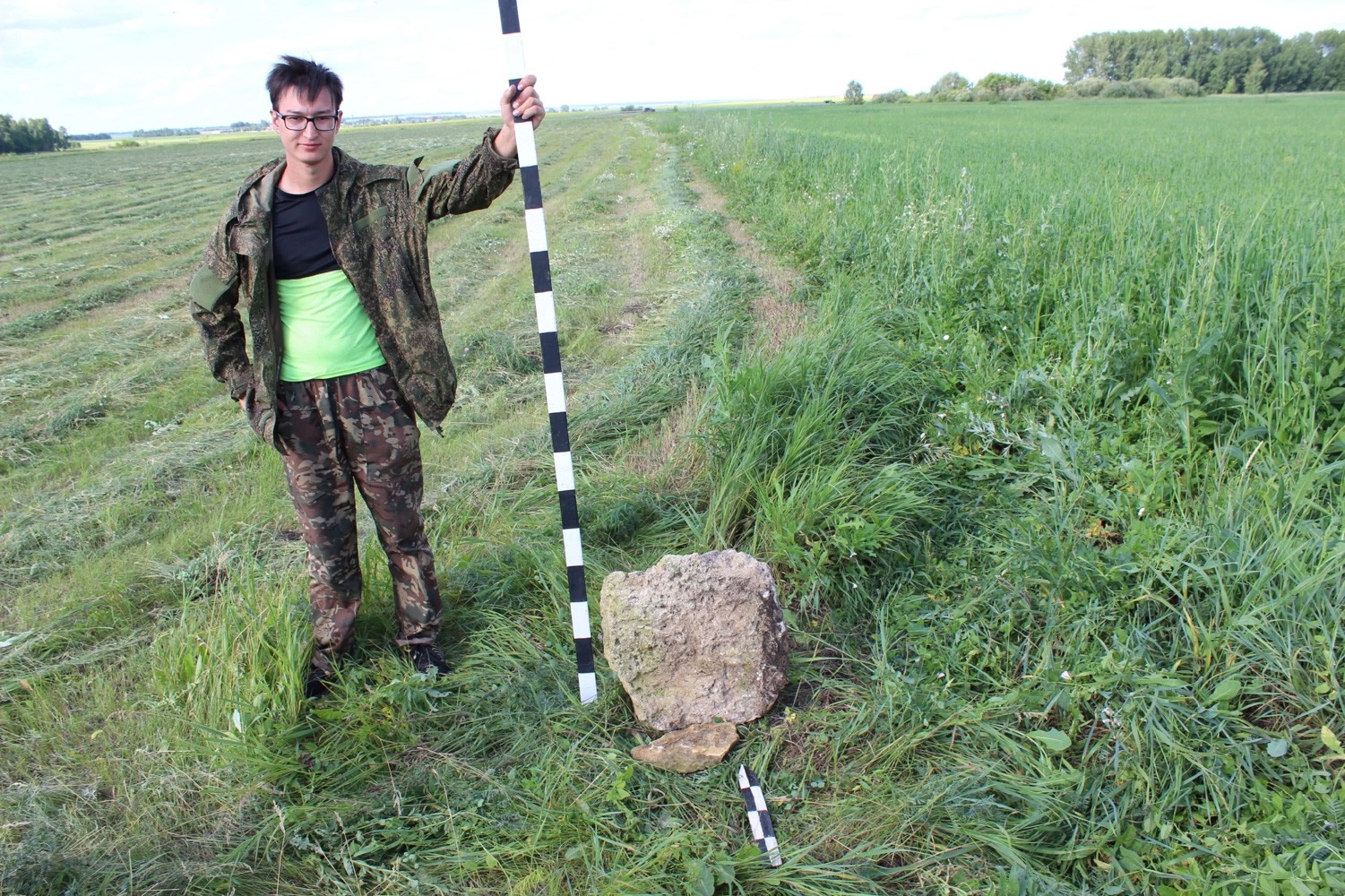 Студенты Елабужского института КФУ продолжают поиски памятников на 'Ташбилге' Студенты Елабужского института КФУ продолжают поиски памятников на 'Ташбилге'