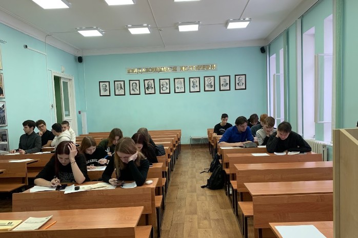 ��������� X ������������� ��������������-��������������� ������� �� ���������� 'MathCat-2023' � ���������� ��������� ���