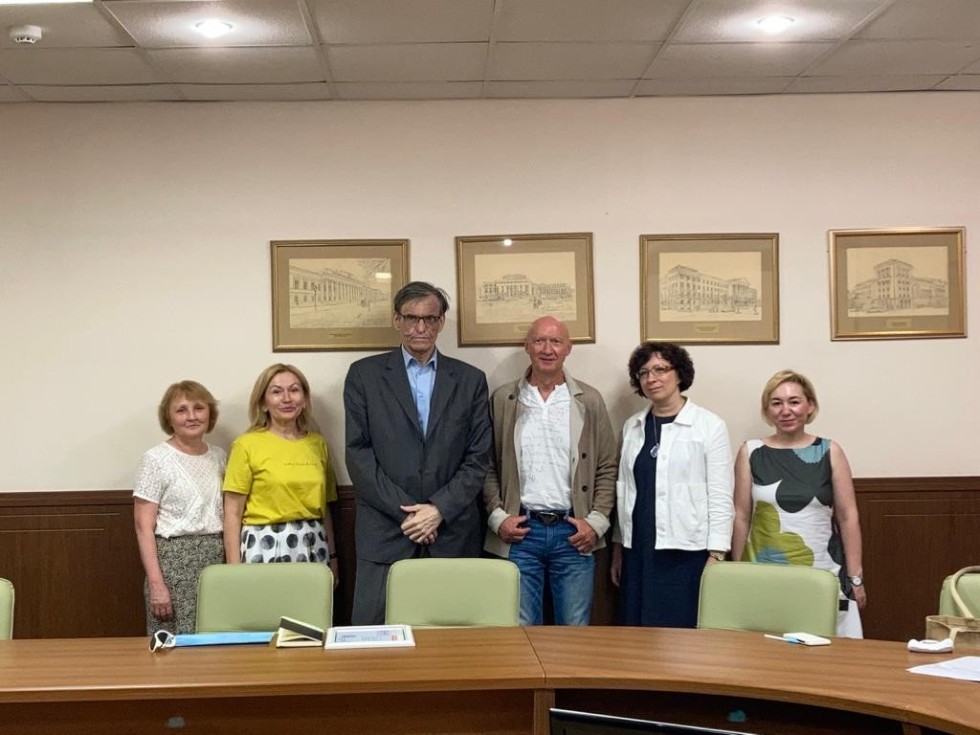 ������������ � ��������� ��������� � ������������� ������������