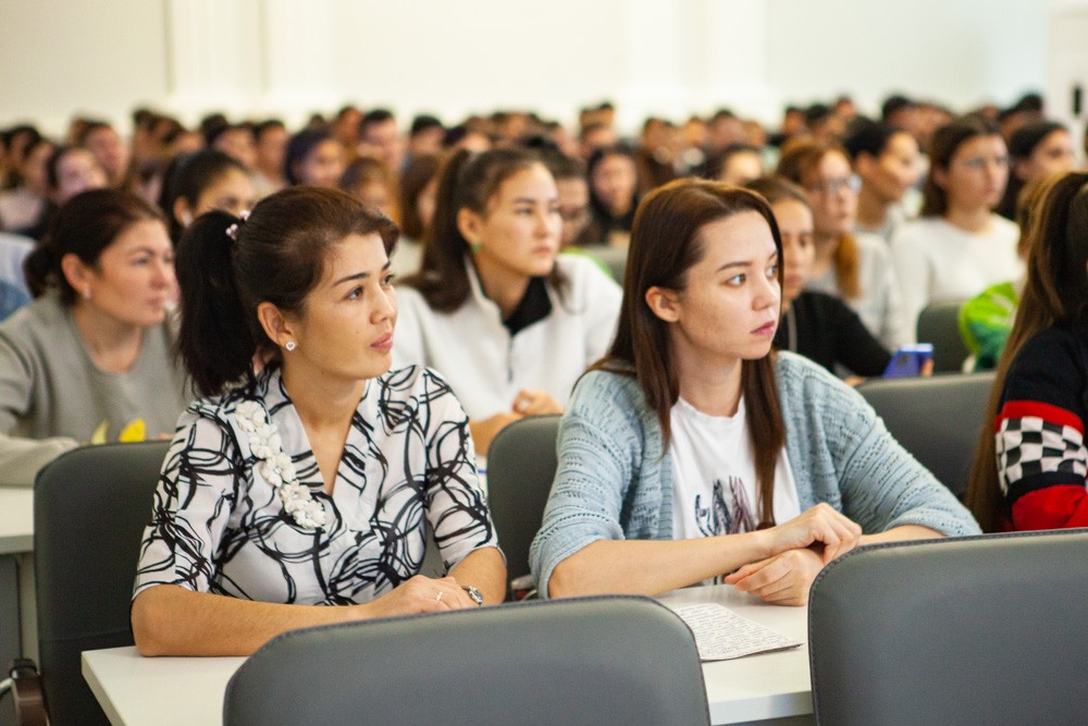 Прошла встреча с иностранными студентами с участием проректора по внешним связям КФУ Прошла встреча с иностранными студентами с участием проректора по внешним связям КФУ