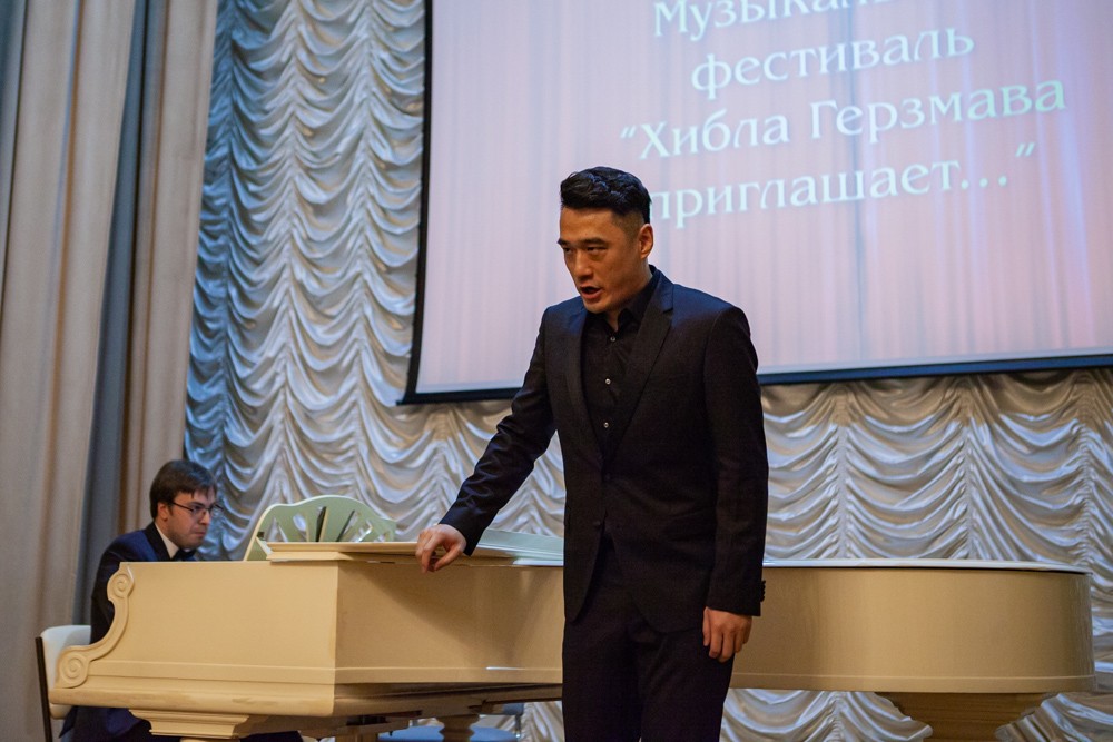 Фестиваль 'Хибла Герзмава приглашает...': подарок коллективу к 125-летию Елабужского института КФУ Фестиваль 'Хибла Герзмава приглашает...': подарок коллективу к 125-летию Елабужского института КФУ