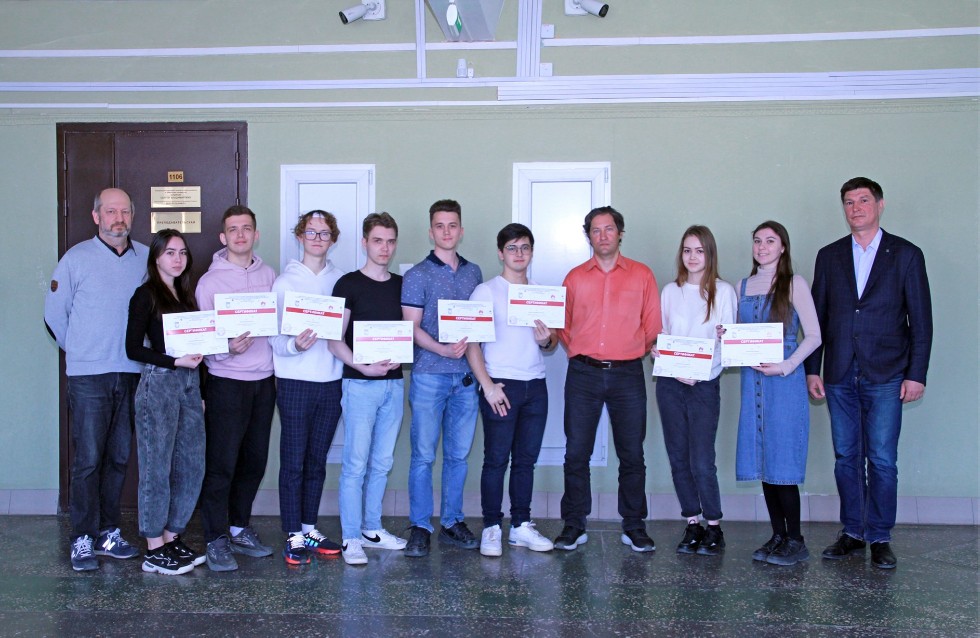 7 мая студенты первой группы закончили обучение по программе 'Стек сетевых протоколов'! ,КФУ, Институт физики, обучение