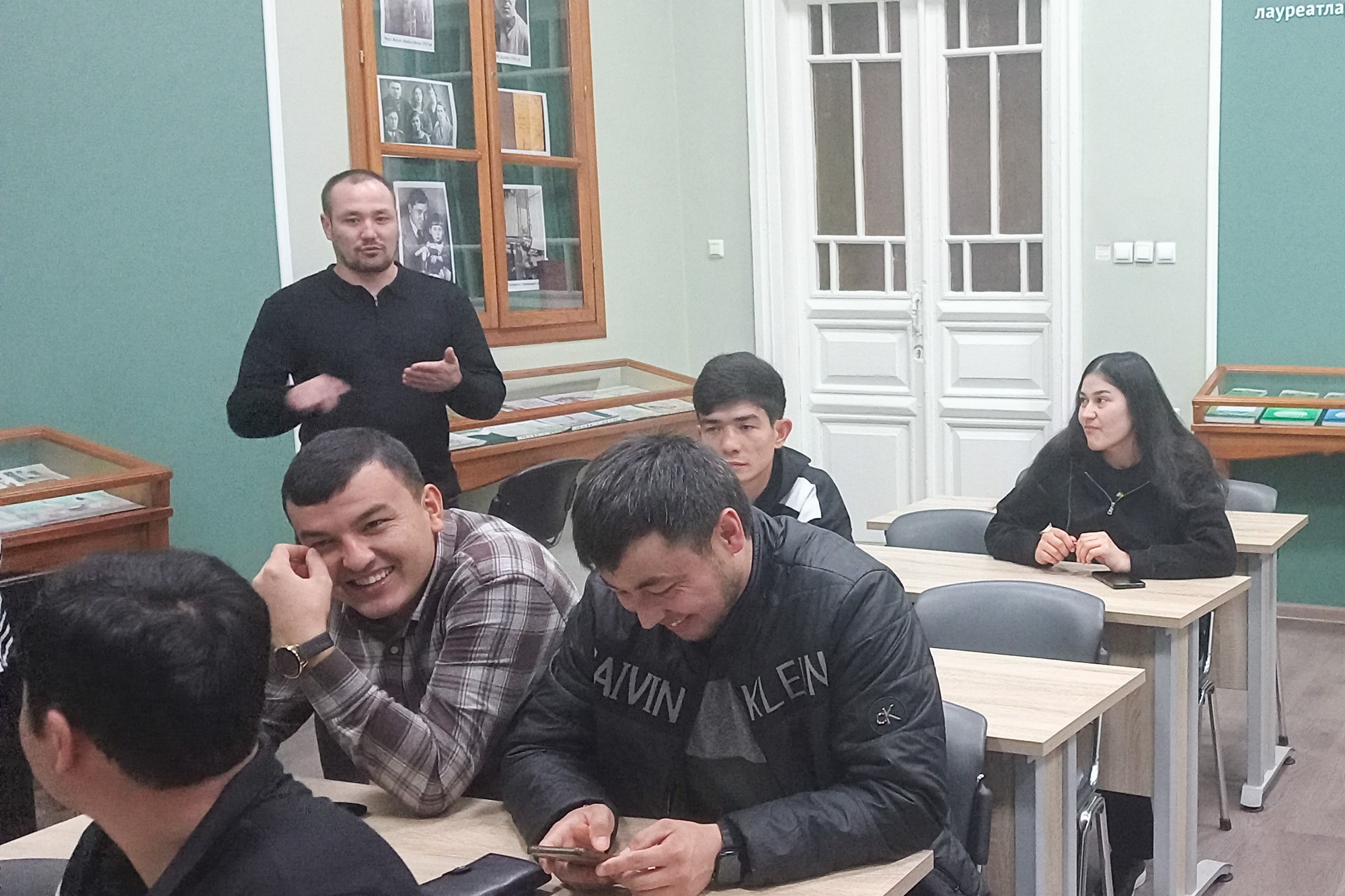 Состоялся кураторский час для студентов-филологов Состоялся кураторский час для студентов-филологов