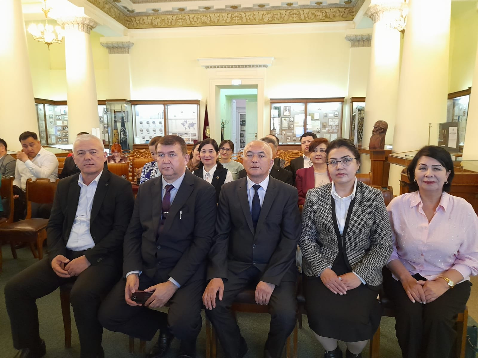 Ученые вузов Республики Узбекистан завершили стажировку в Институте психологии и образования КФУ Ученые вузов Республики Узбекистан завершили стажировку в Институте психологии и образования КФУ