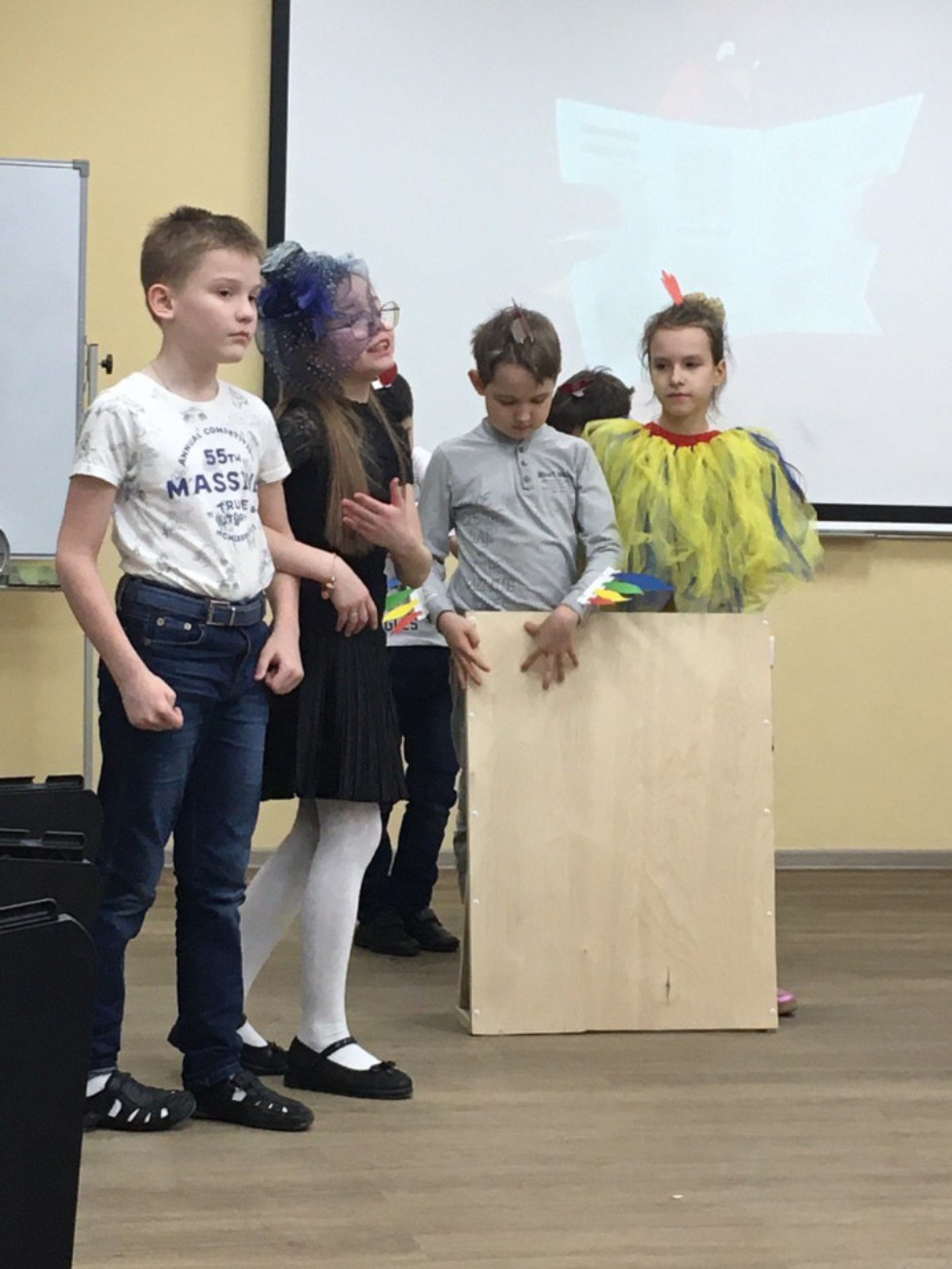 В детском театре 'Радуга' прошла генеральная репетиция спектакля 'Кошкин дом' В детском театре 'Радуга' прошла генеральная репетиция спектакля 'Кошкин дом'