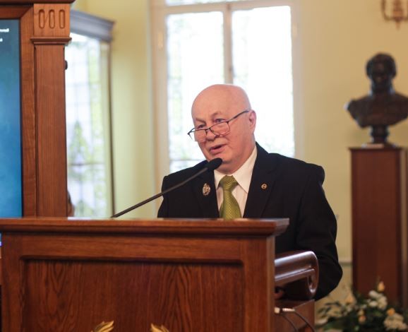 ������������ ������ ��������� ���  ������ ������� �  �����������, ����������� 50-����� ����� ����������������� ������ ���������� ������������