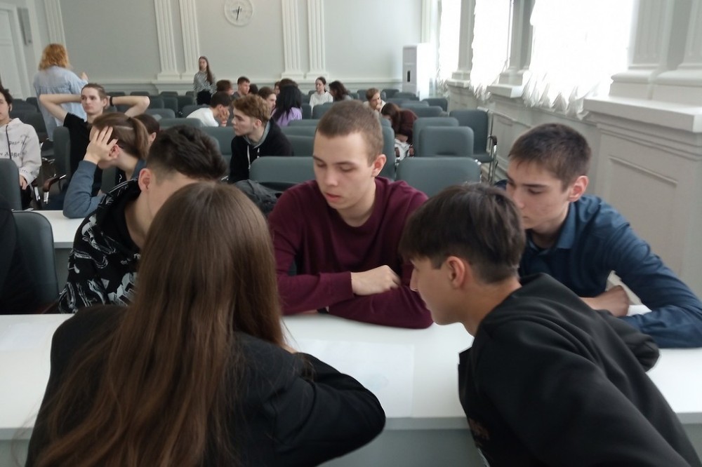 На элективном курсе 'Основы педагогики' обучающиеся психолого-педагогических классов Елабужского муниципального района Республики Татарстан определяют вектор профессионального развития педагога будущего На элективном курсе 'Основы педагогики' обучающиеся психолого-педагогических классов Елабужского муниципального района Республики Татарстан определяют вектор профессионального развития педагога будущего