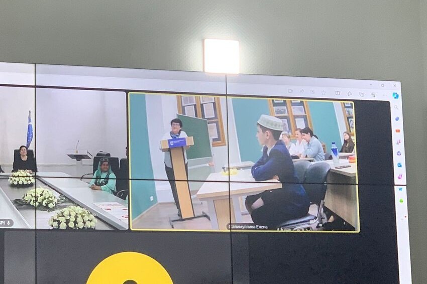 'Тукайга ? чәчәкләр!': праздник поэзии в Елабужском институте КФУ 'Тукайга ? чәчәкләр!': праздник поэзии в Елабужском институте КФУ