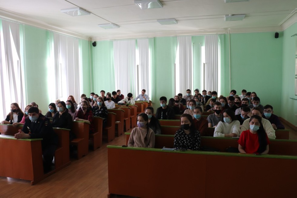 Студенты Елабужского института посетили лекцию о вреде наркотиков ,Елабужский институт КФУ
