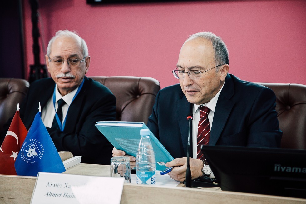 В Институте международных отношений проходит I Международный научный симпозиум 'История и культура Золотой Орды' В Институте международных отношений проходит I Международный научный симпозиум 'История и культура Золотой Орды'