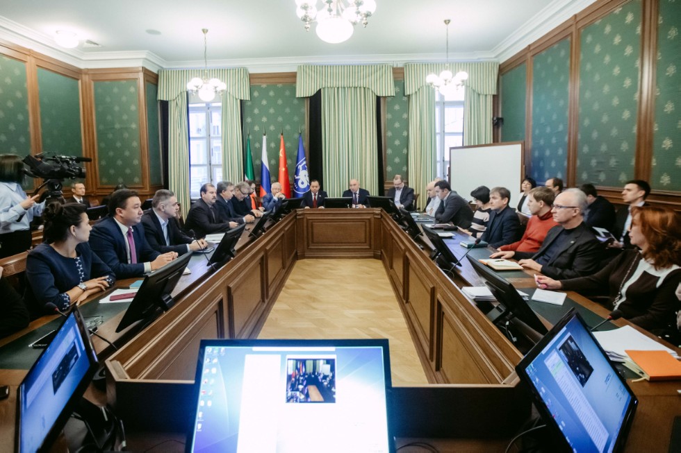 孔子塑像被中国驻喀山总领事馆捐给喀山联邦大学