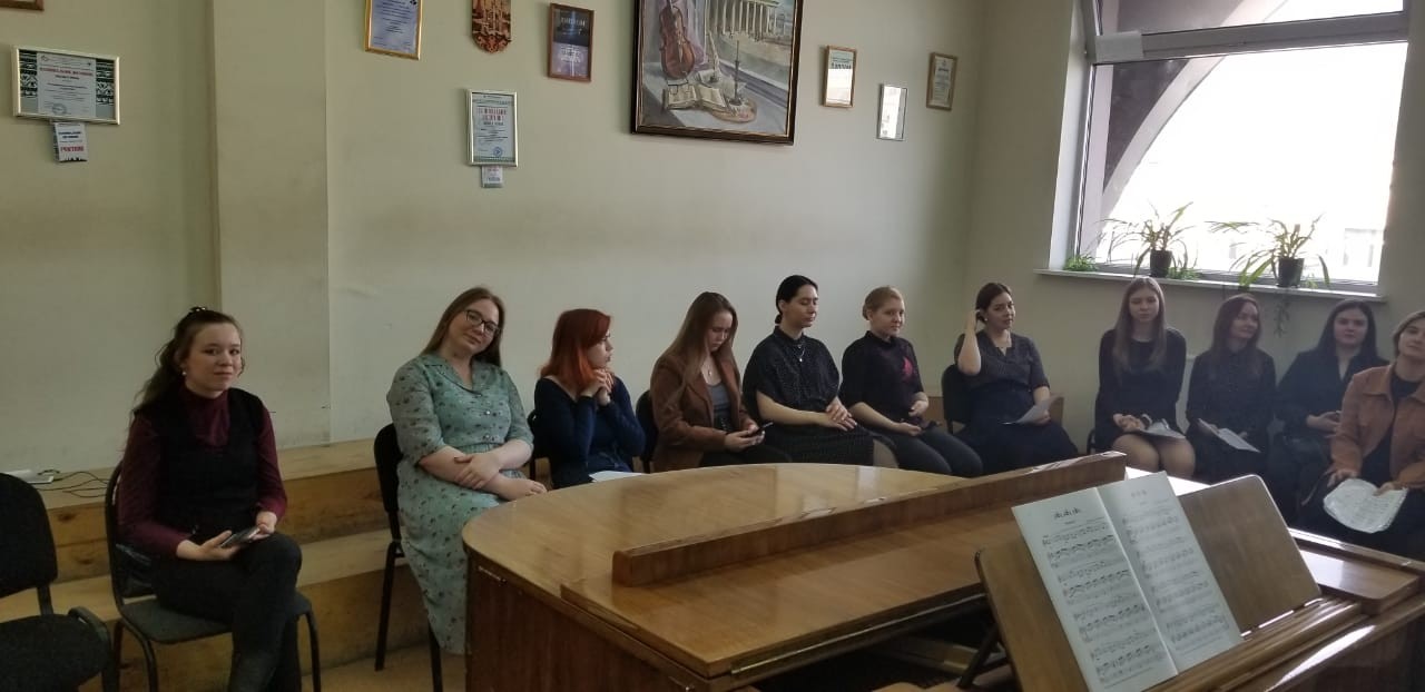 Студенты-музыканты осваивают этнопевческие традиции народов Поволжья Студенты-музыканты осваивают этнопевческие традиции народов Поволжья