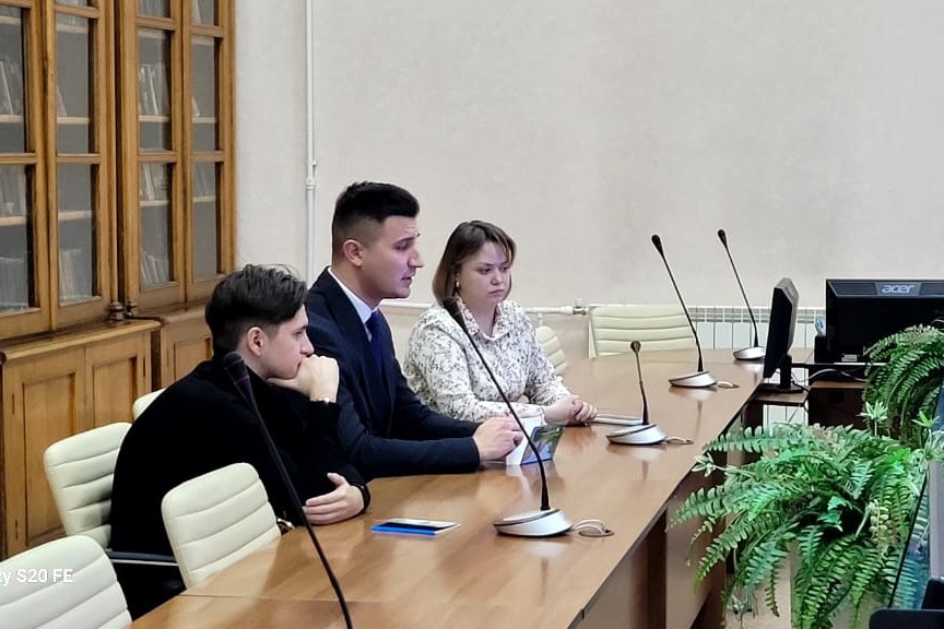 Студенческий актив Елабужского института КФУ обсудил перспективы сотрудничества с Лигой студентов РТ Студенческий актив Елабужского института КФУ обсудил перспективы сотрудничества с Лигой студентов РТ