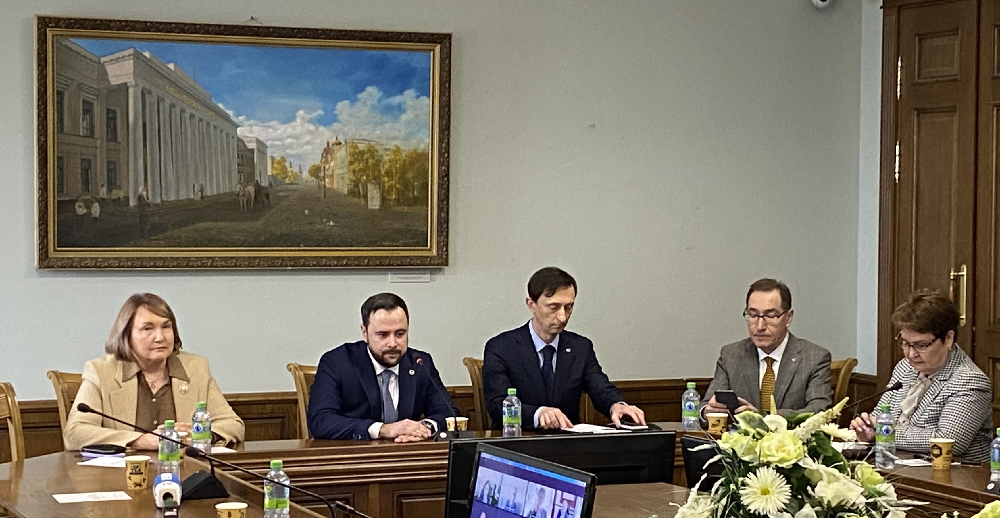 Прошел международный круглый стол 'Международное трудовое право: генезис, проблемы и перспективы развития (к 120-летию первого соглашения по вопросам труда и 105-летию МОТ' Прошел международный круглый стол 'Международное трудовое право: генезис, проблемы и перспективы развития (к 120-летию первого соглашения по вопросам труда и 105-летию МОТ'