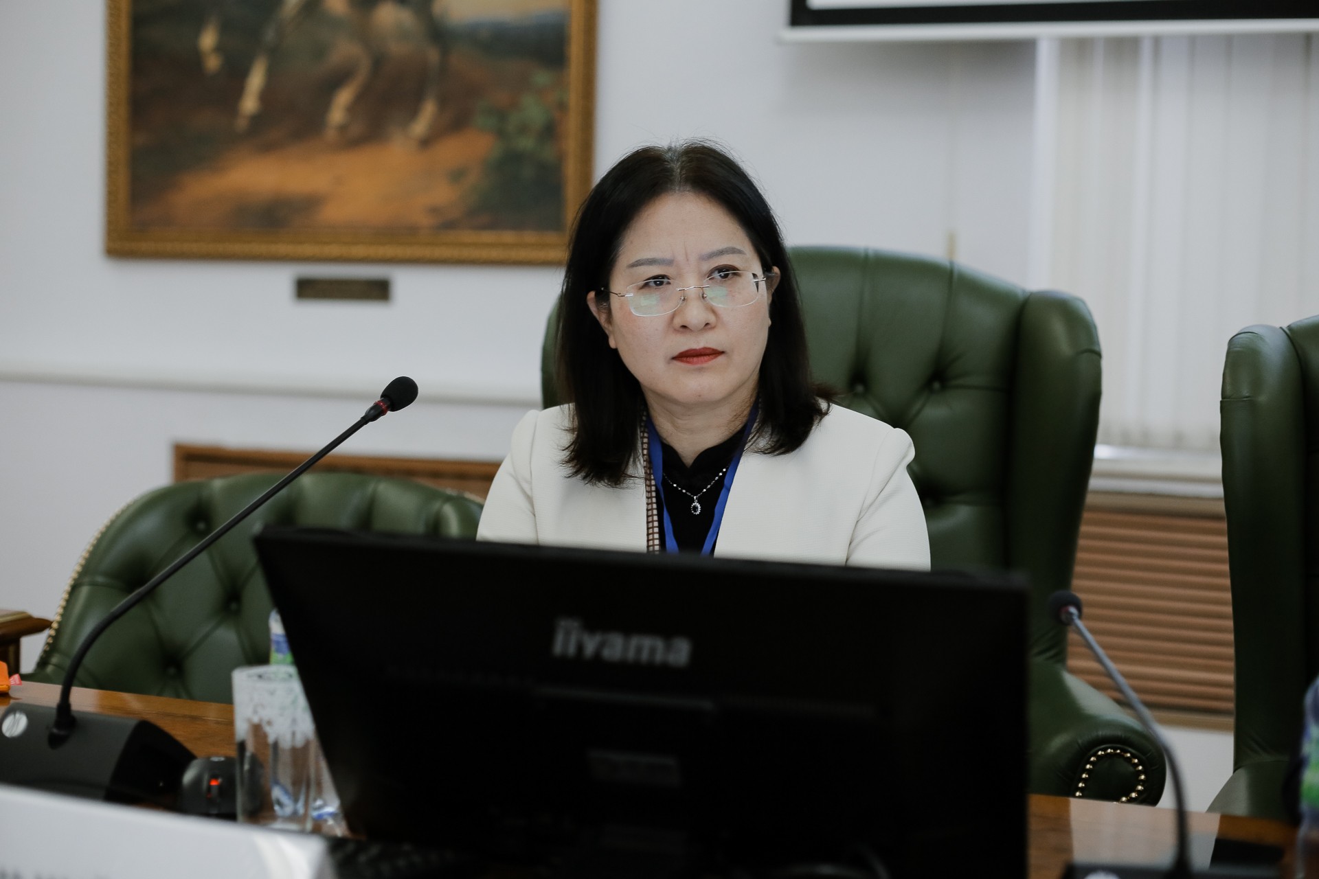 ������-�����