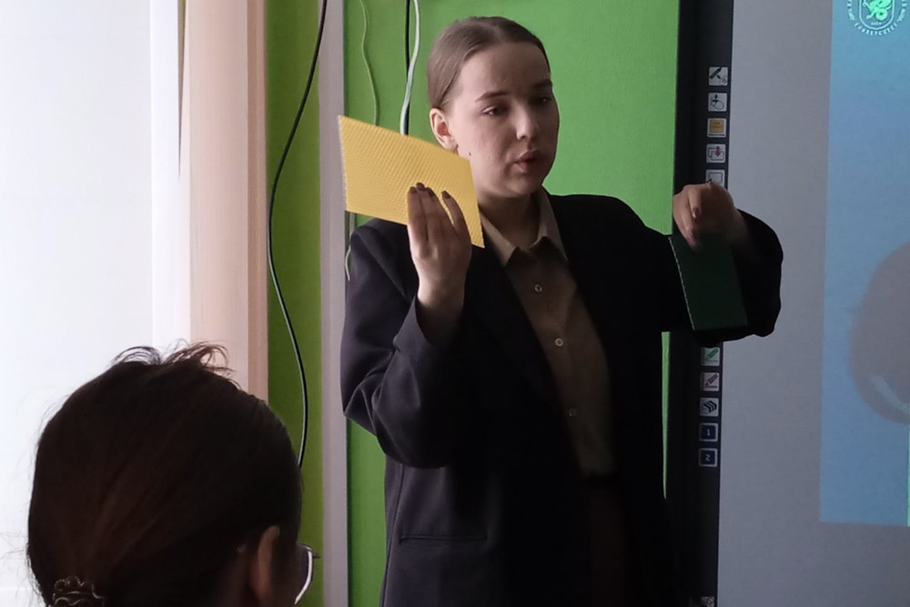 Студенты СНК 'Проспект БИО' рассказали школьникам о секретах изготовления свечей Студенты СНК 'Проспект БИО' рассказали школьникам о секретах изготовления свечей