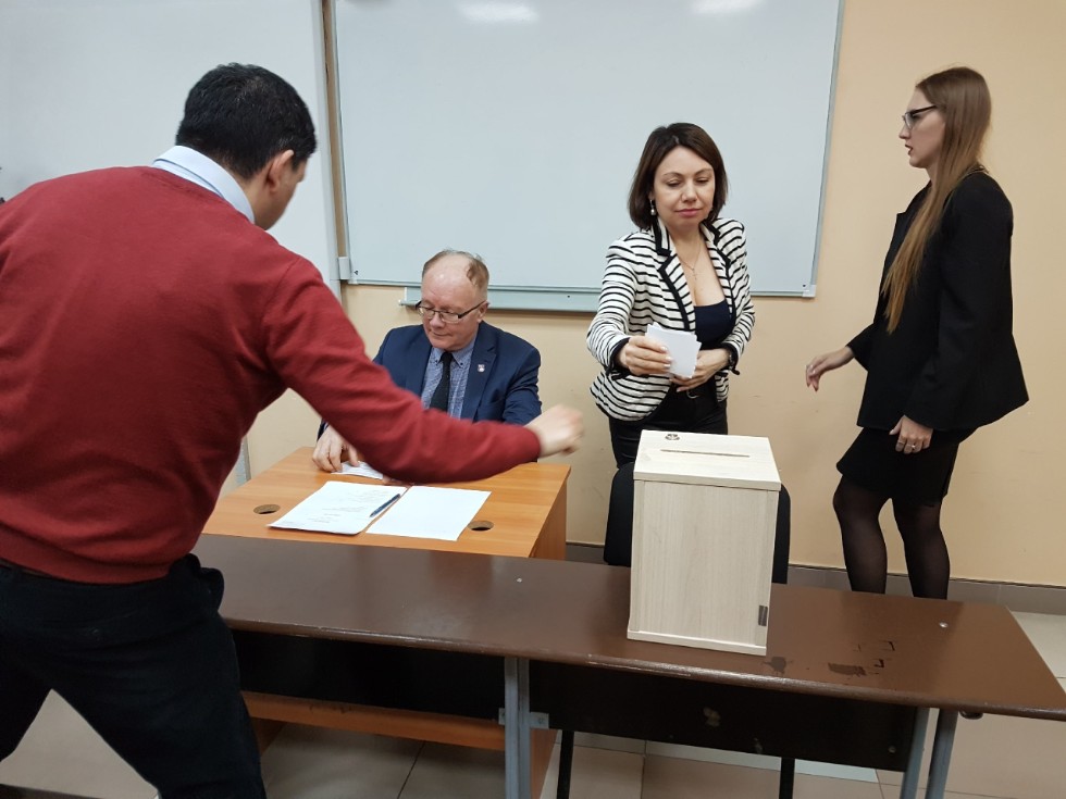 На Ученом совете в первую очередь обсуждались вопросы, связанные с деятельностью КФУ в условиях предупреждения распространения новой коронавирусной инфекции (2019-NCOV) На Ученом совете в первую очередь обсуждались вопросы, связанные с деятельностью КФУ в условиях предупреждения распространения новой коронавирусной инфекции (2019-NCOV)