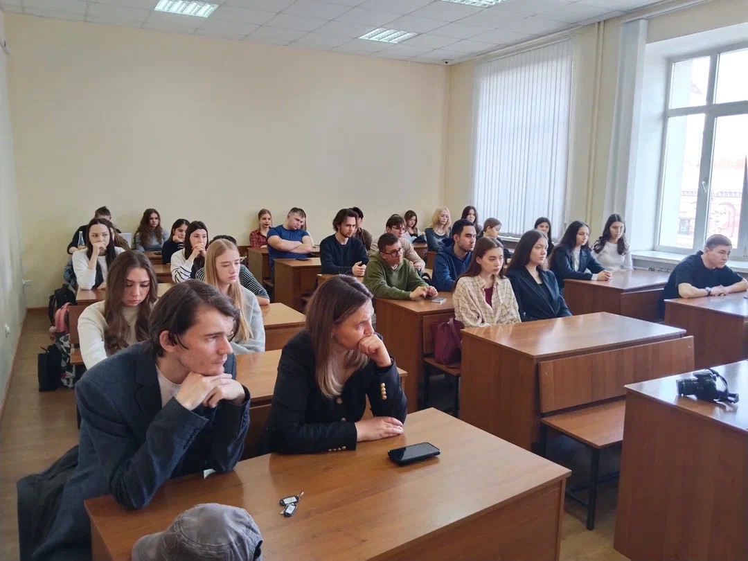 Студенты ИМОИиВ встретились с жительницей блокадного Ленинграда Студенты ИМОИиВ встретились с жительницей блокадного Ленинграда