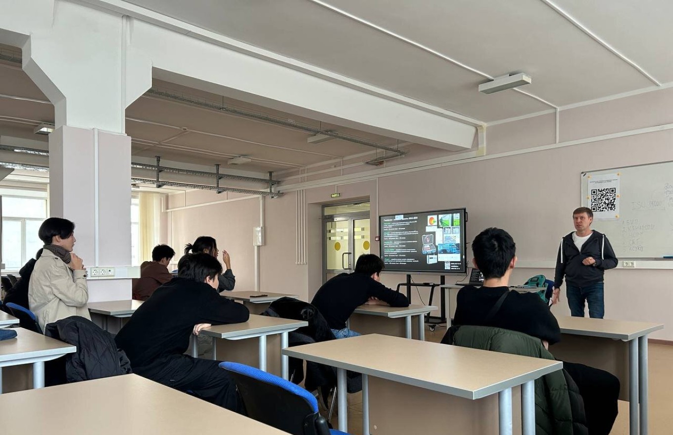 Школьники из Якутии посетили день открытых дверей в ИИРСИ КФУ ,день открытых дверей, иирси, ивмиит, кфу, студент, абитуриент