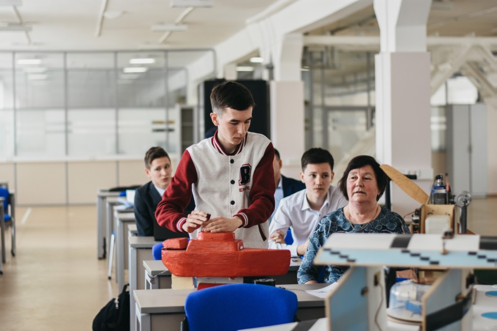 ����� ��������� ���� ������������� 