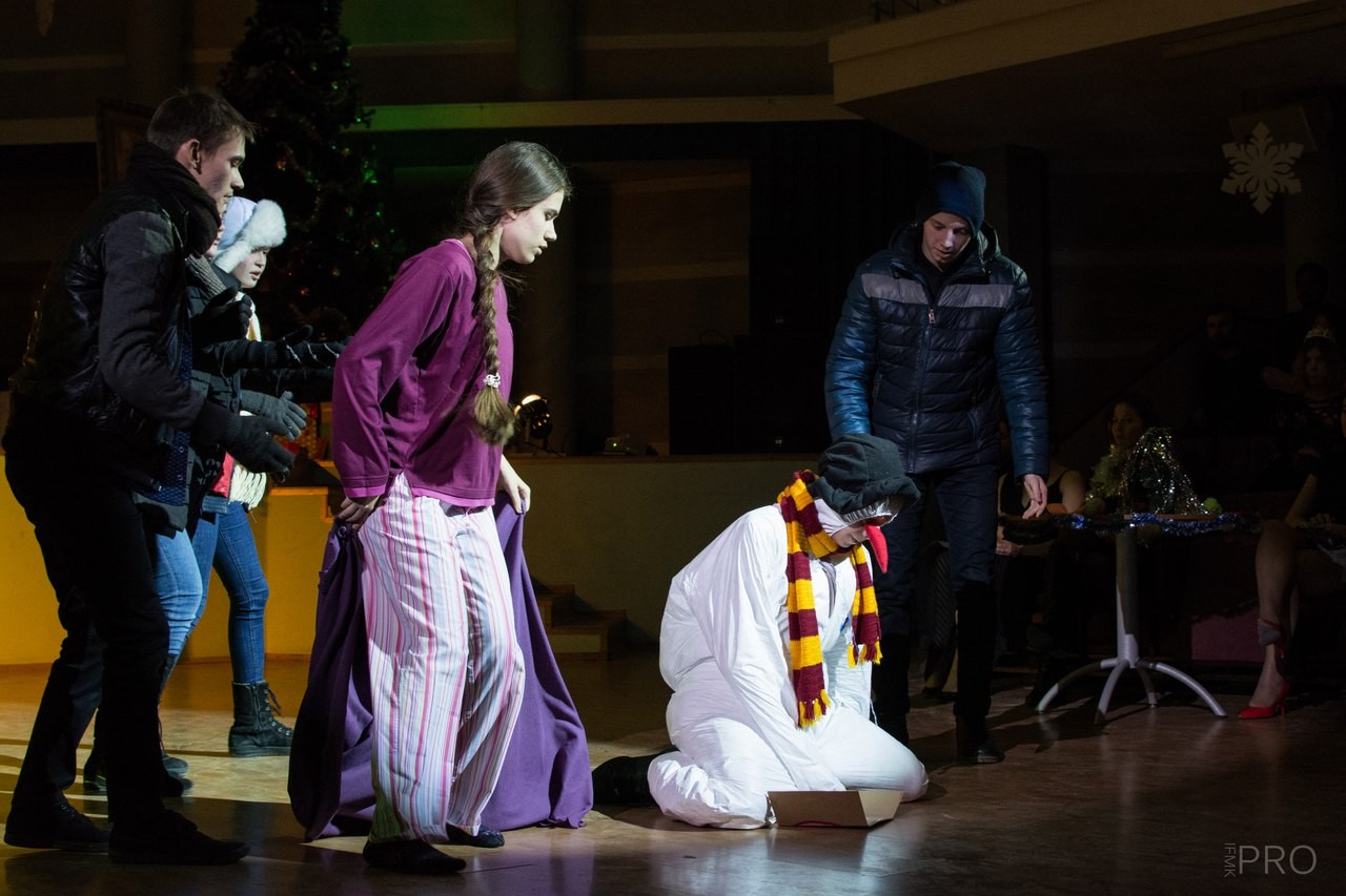 Творческий коллектив 'Между строк' Творческий коллектив 'Между строк'