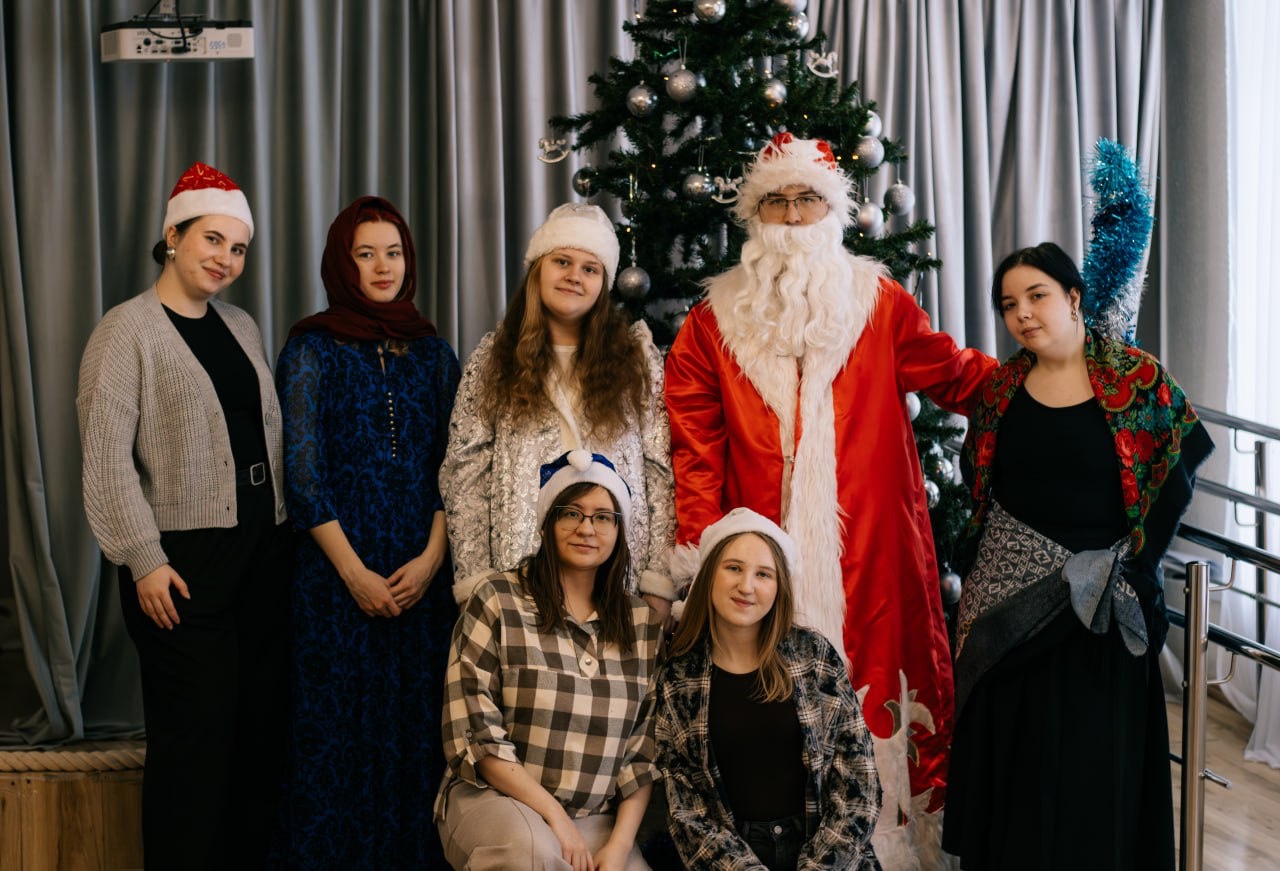 Как студенты соткали новогоднее чудо для детей Как студенты соткали новогоднее чудо для детей